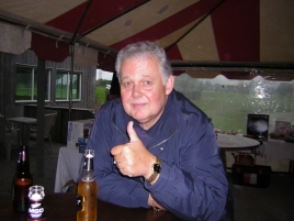 hendry-thumbsup